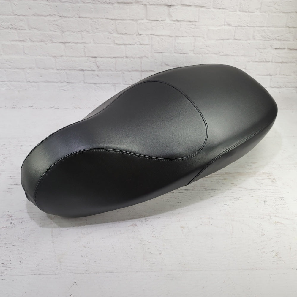 Vespa Sprint / Primavera Classic Black Seat Cover