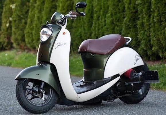 Honda Metropolitan CH50 Distressed Whiskey Brown Seat Cover French Seams