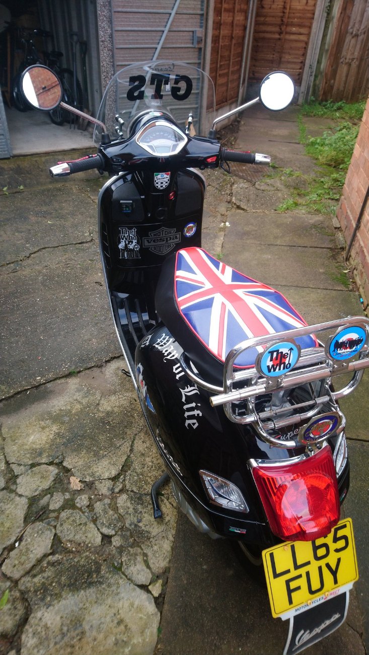 Vespa GTS Union Jack British Flag Seat Cover
